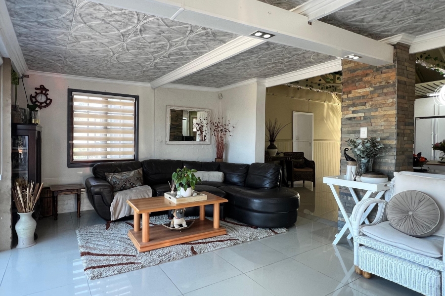 3 Bedroom Property for Sale in Wavecrest Eastern Cape